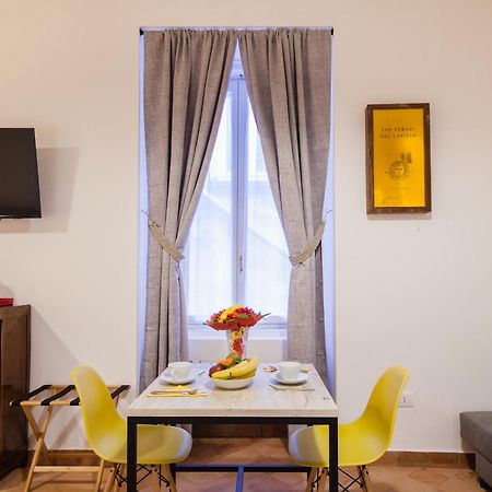 Palazzo Marigliano - Serviced Apartments Napels Kamer foto