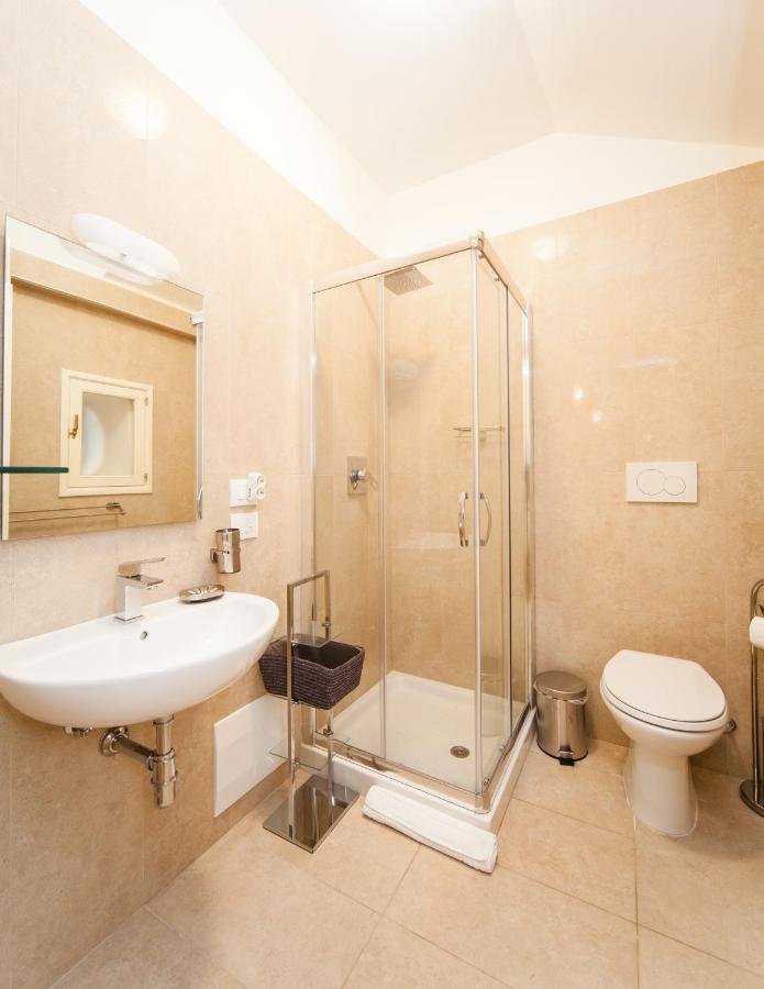 Palazzo Marigliano - Serviced Apartments Napels Buitenkant foto
