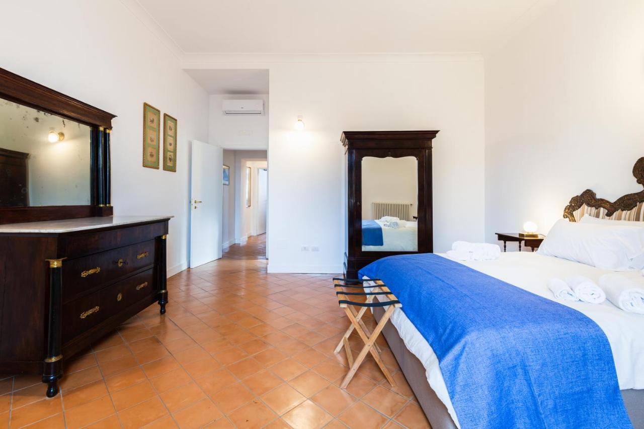 Palazzo Marigliano - Serviced Apartments Napels Buitenkant foto
