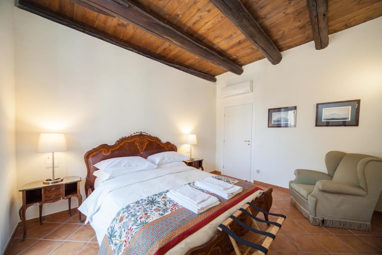 Palazzo Marigliano - Serviced Apartments Napels Buitenkant foto