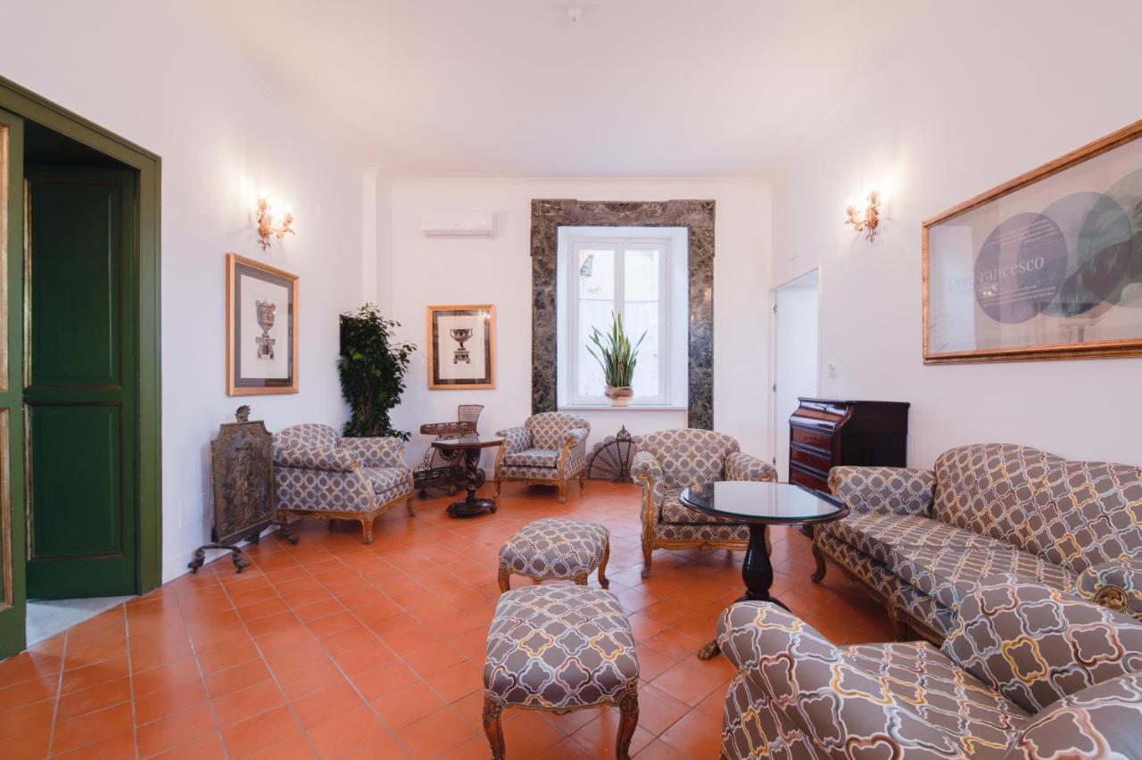 Palazzo Marigliano - Serviced Apartments Napels Buitenkant foto