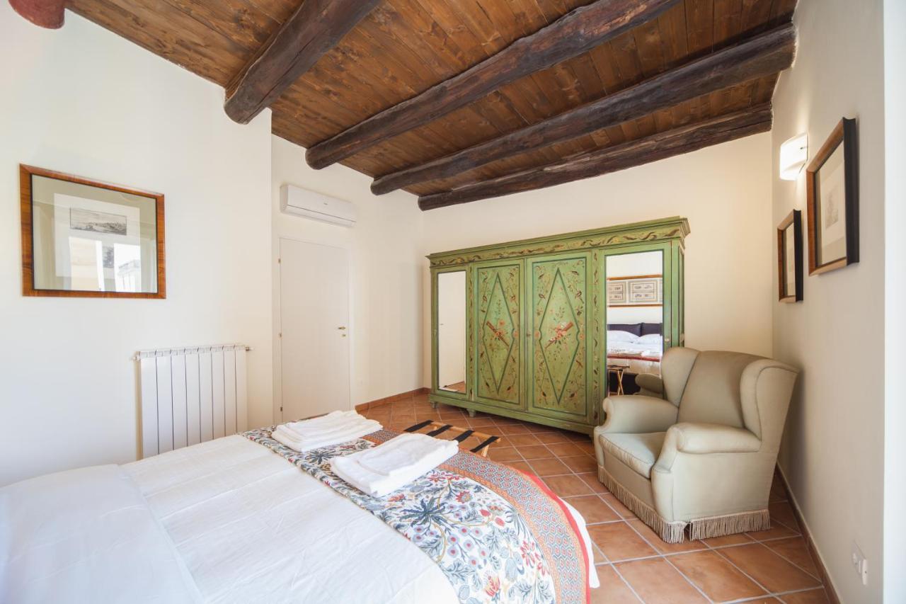 Palazzo Marigliano - Serviced Apartments Napels Buitenkant foto