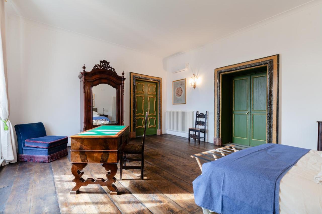 Palazzo Marigliano - Serviced Apartments Napels Buitenkant foto
