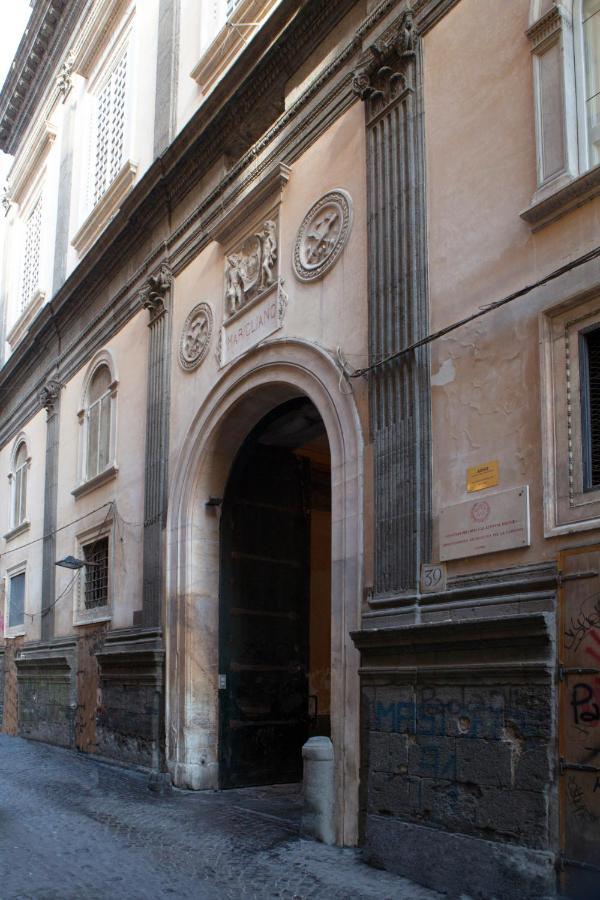 Palazzo Marigliano - Serviced Apartments Napels Buitenkant foto