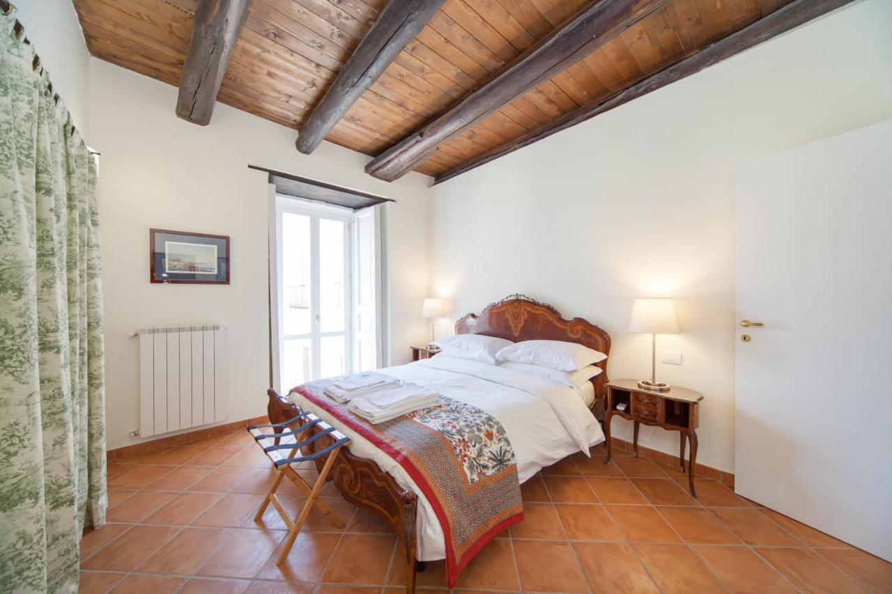 Palazzo Marigliano - Serviced Apartments Napels Buitenkant foto